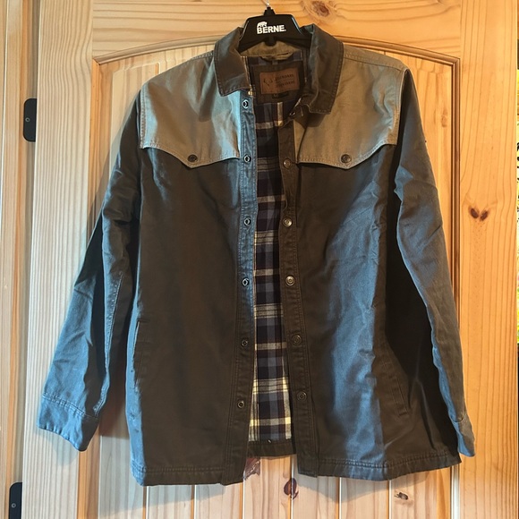 Legendary Whitetails Other - Legendary Whitetails Lonestar Waxed Canvas Shirt Jacket NWOT